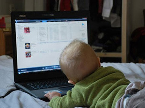 Cấm cha mẹ dùng Facebook nếu có con dưới 5 tuổi? - 3