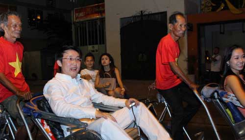 Sinh nhật đại gia Sài Thành với dàn xe siêu sang - 9