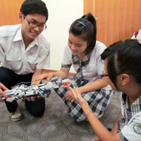 Giáo dục - du học - Học lập trình bằng robot