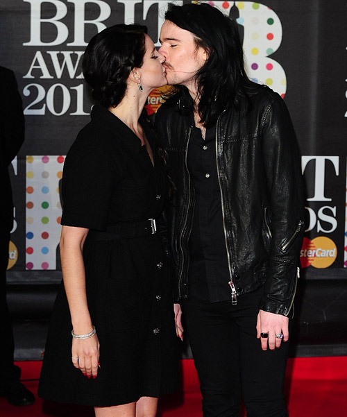 Bond Girl làm “nổi sóng” thảm đỏ Anh - 15