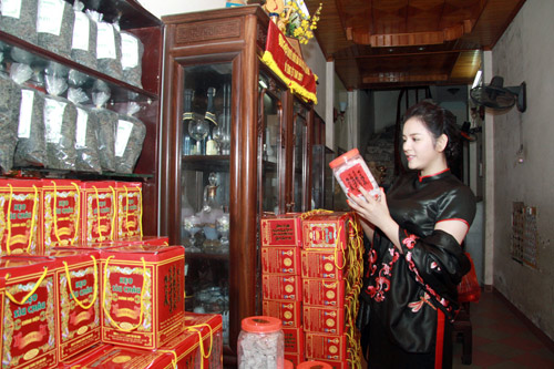 Lý Nhã Kỳ "bán" bánh cuốn - 8