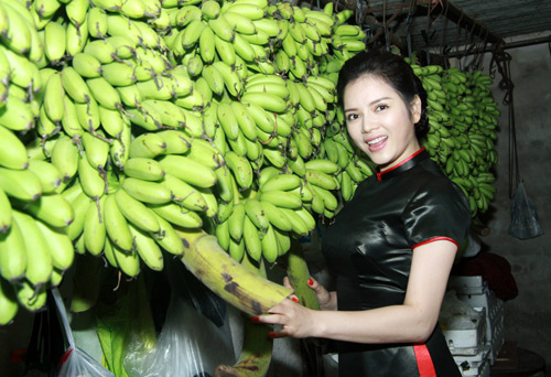 Lý Nhã Kỳ "bán" bánh cuốn - 11