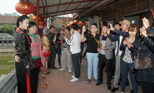 Lý Nhã Kỳ "bán" bánh cuốn - 15