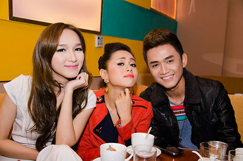 Hoàng Quyên cười ngất khi nhận được lì xì - 4