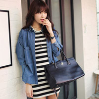 Xu hướng thời trang - Mặc sọc kẻ sáng bừng ngày mưa