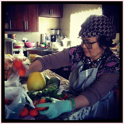 3 con trai Bằng Kiều xúng xính áo dài - 5