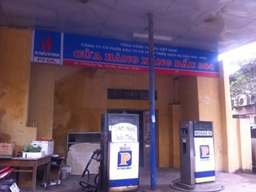 Nhiều cây xăng lại tung 'chiêu' găm hàng - 2