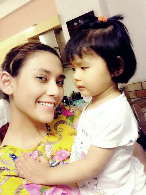 Hoàng Yến khoe "người đàn ông đặc biệt" - 4