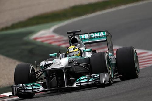 F1 - F.Alonso mạnh mẽ cùng chiếc F138 (Test xe ngày 3) - 1