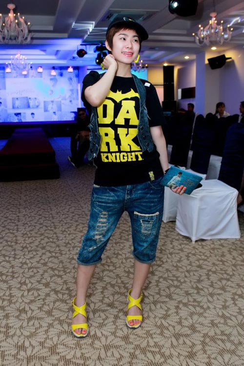 Trang phục "chuẩn men" của mỹ nhân Việt - 7