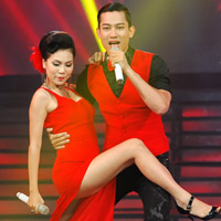 Sao ngoại-sao nội - Khánh Ngọc sexy bên Trung Cương