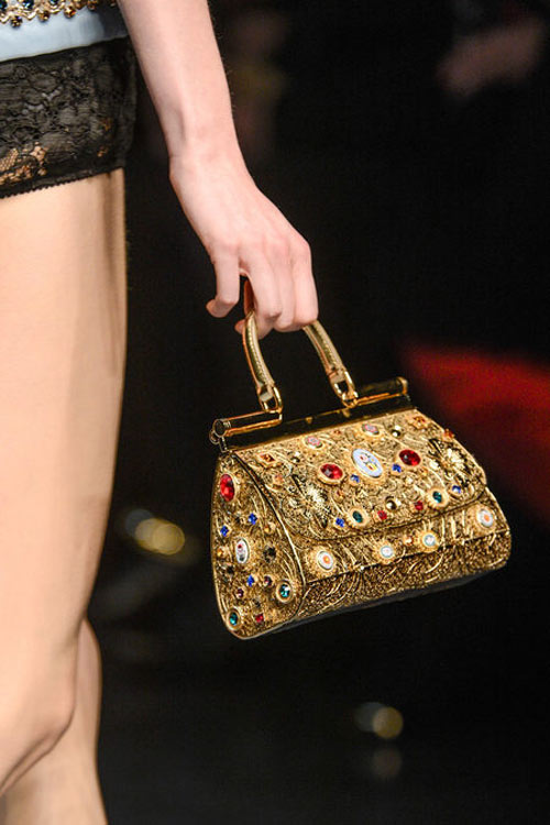 Dolce & Gabbana lại gây "thổn thức" - 8