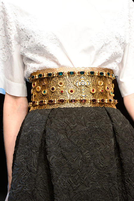 Dolce & Gabbana lại gây "thổn thức" - 11