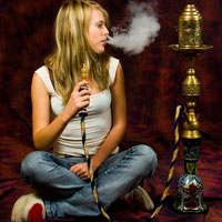 Bạn trẻ - Cuộc sống - Giới trẻ mê mẩn làn khói shisha