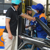 Thị trường - Tiêu dùng - Cần sớm công bố thông tin giá xăng