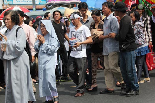 Tiễn đưa 6 nạn nhân: Tột cùng nỗi đau! - 12