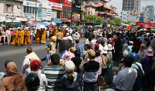 Tiễn đưa 6 nạn nhân: Tột cùng nỗi đau! - 13