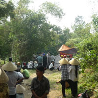 Tin tức trong ngày - Vợ cứu chồng tự tử, cả hai cùng chết đuối