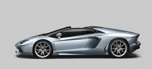 Chúng ta hãy cùng chiêm ngưỡng chiếc Lamborghini Aventador Roadster 2013 đầy quyền lực và sang trọng. Với tốc độ đỉnh cao và thiết kế cực kỳ hiện đại, chiếc xe này chắc chắn sẽ khiến bạn không thể rời mắt.