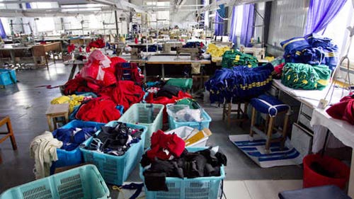 Người Trung Quốc đầu độc lẫn nhau - 1