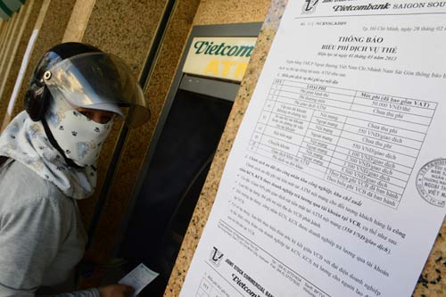 Thu phí, ATM vẫn trục trặc - 2