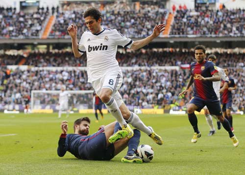 Ozil, Kaka “đe dọa” MU - 1