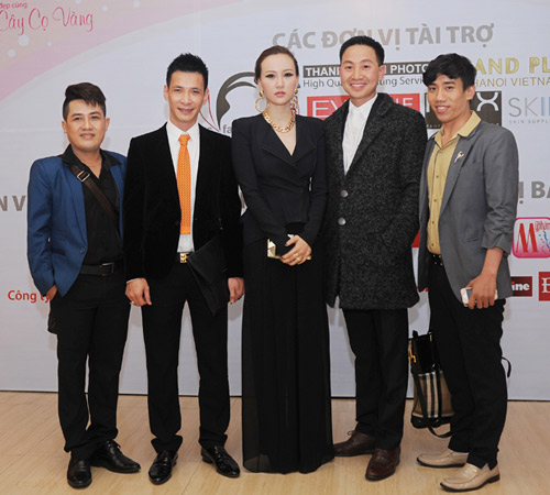 Hoa hậu, Á hậu thân nhau như chị em - 10