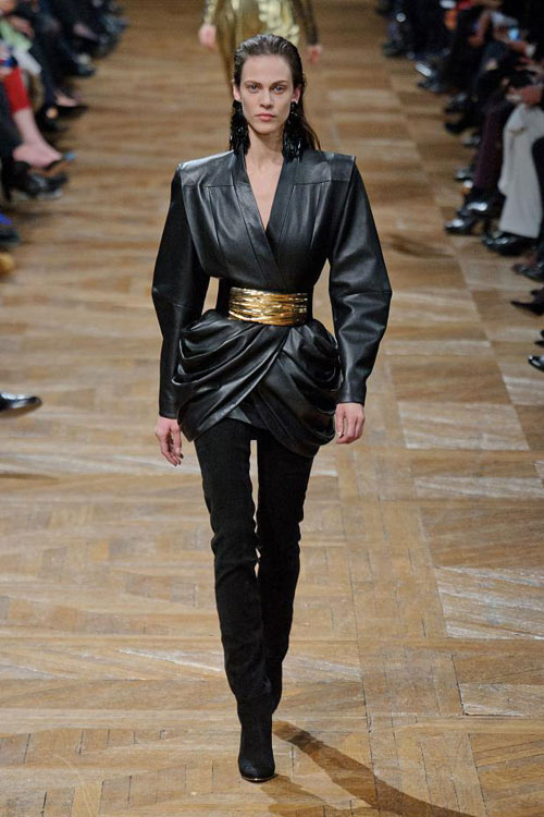 Balmain làm nức lòng giới quý tộc - 2