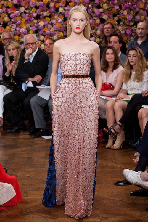 Mỹ nhân Việt, Trung lăng xê mốt váy túi - 7