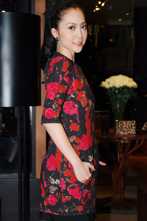 Mỹ nhân Việt, Trung lăng xê mốt váy túi - 19