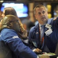 Tin chứng khoán - Phố Wall thoát hiểm vào phút cuối