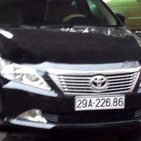 Tin tức trong ngày - Khiển trách đội phó CSGT đi Camry biển giả