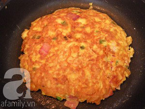 Mì gói làm bánh pancake ngon lạ - 8