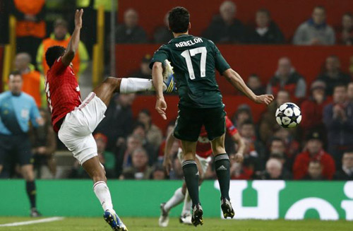 Trọng tài “hại” MU: Ông là ai? - 3