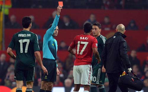 Đại chiến fan: Real hả hê, MU bức xúc - 1