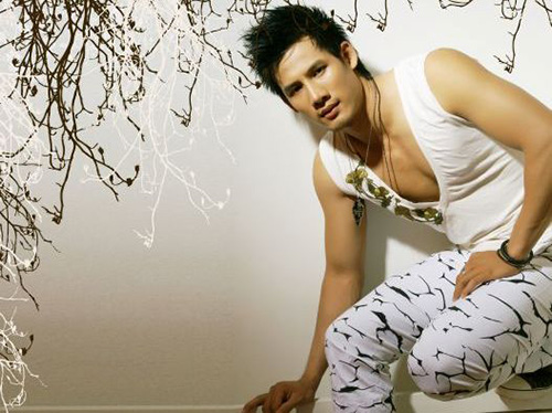 Mẫu nam ồ ạt chúc mừng tín đồ thời trang - 3