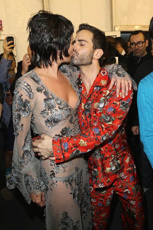 Kate Moss đóng vai gái hư trên sàn diễn - 10