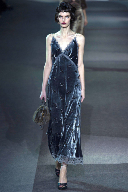 Kate Moss đóng vai gái hư trên sàn diễn - 15