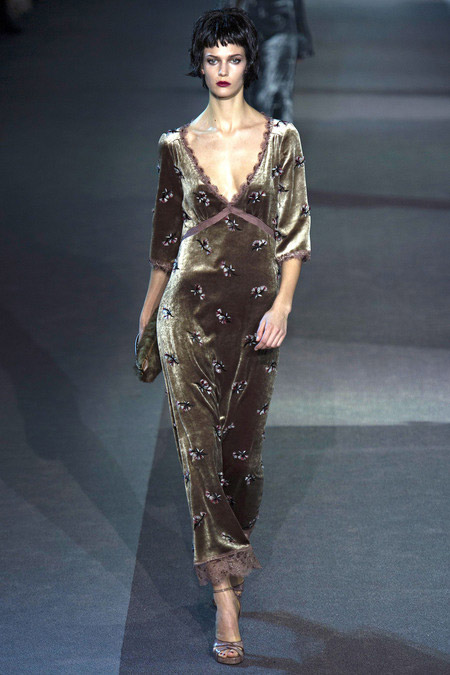 Kate Moss đóng vai gái hư trên sàn diễn - 14