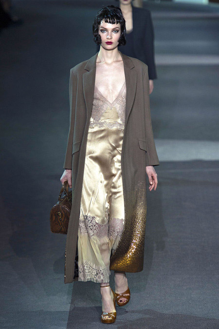 Kate Moss đóng vai gái hư trên sàn diễn - 3