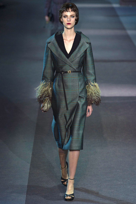 Kate Moss đóng vai gái hư trên sàn diễn - 7