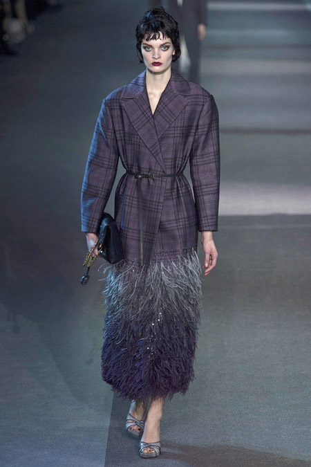 Kate Moss đóng vai gái hư trên sàn diễn - 8