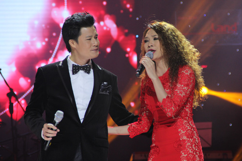 Mỹ Tâm tay trong tay Quang Dũng - 12