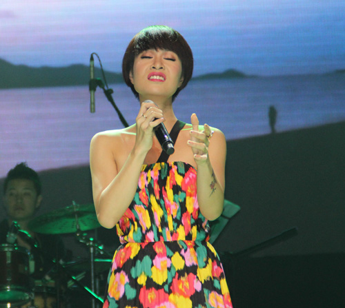 Mỹ Tâm tay trong tay Quang Dũng - 20