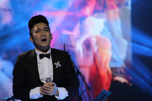 Mỹ Tâm tay trong tay Quang Dũng - 11