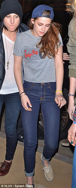 “Ma cà rồng” cấm cửa bạn gái đến thăm - 3