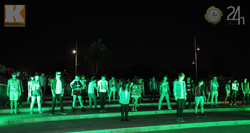 Nam sinh nhảy hiphop tặng quà nữ giới - 5