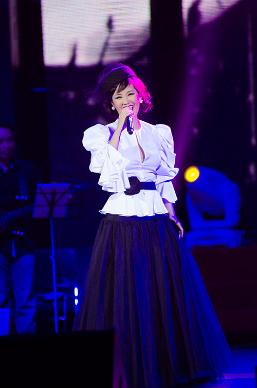 Hồng Nhung-Quang Dũng "hạ gục" khán giả - 6