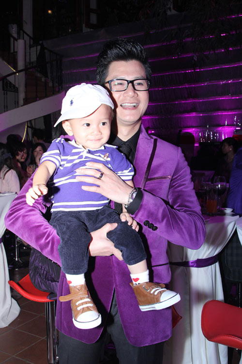 Thanh Thảo đưa con ra Hà Nội - 6