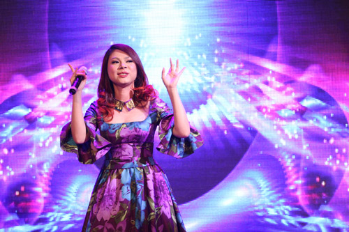 Thanh Thảo đưa con ra Hà Nội - 8